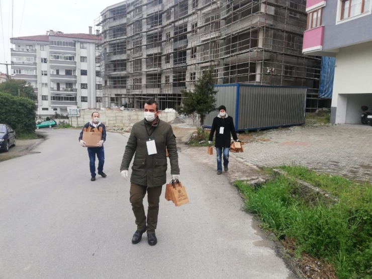 45 Bin Aileye Maske Ve Dezenfektan Dağıtılıyor