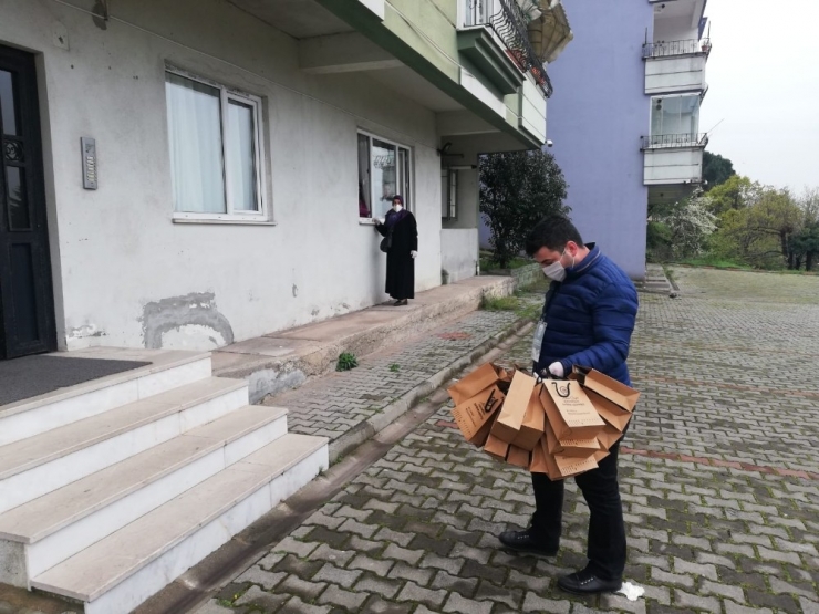 45 Bin Aileye Maske Ve Dezenfektan Dağıtılıyor