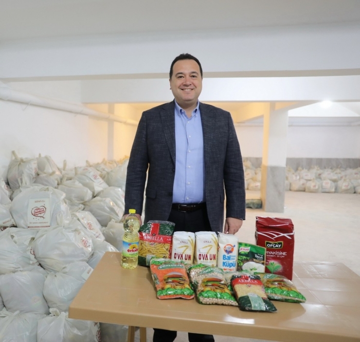 Akhisar Dayanışması İle İhtiyaç Sahiplerinin Yüzü Gülüyor