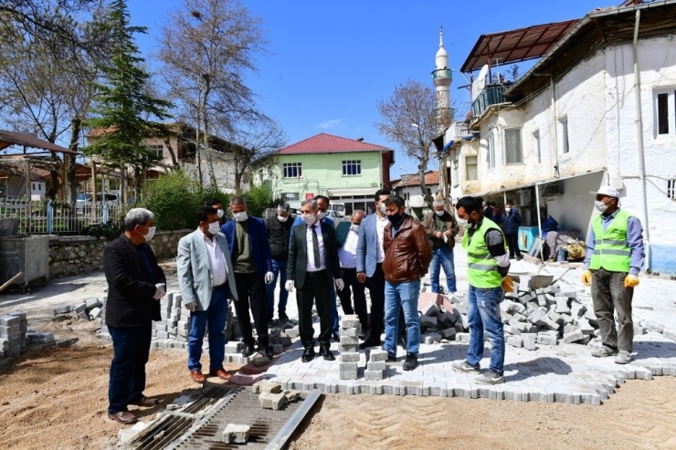Yeşilyurt’ta Hem Korona Mücadelesi Hem De Yatırımlar Son Sürat