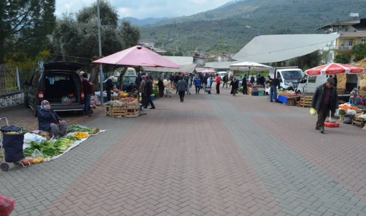 Bozdoğan Kaymakamı Ardıç, Salı Pazarı’nı Denetledi