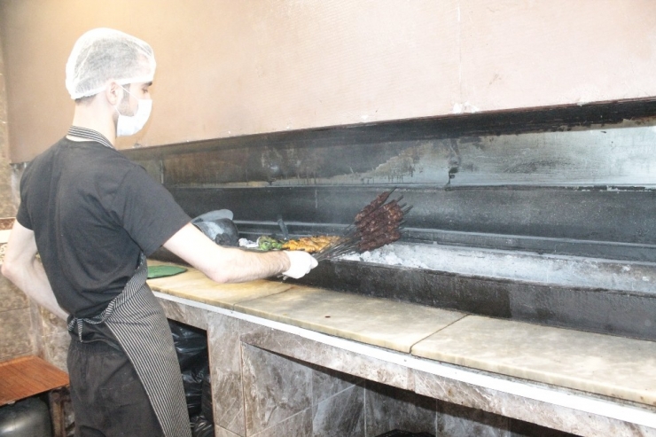 Korona Virüs Diyarbakır Ciğerini De Vurdu