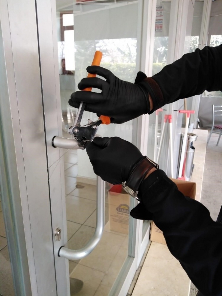 Zabıta Ekipleri Çalışmalarını Sürdürüyor