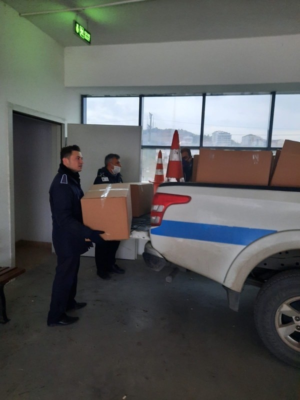 Gebze’de Kaçak Maske Üretenlere Baskın