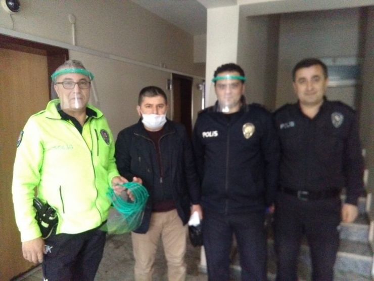 Gümüşova’da Tüm Kurumlara Dağıttılar