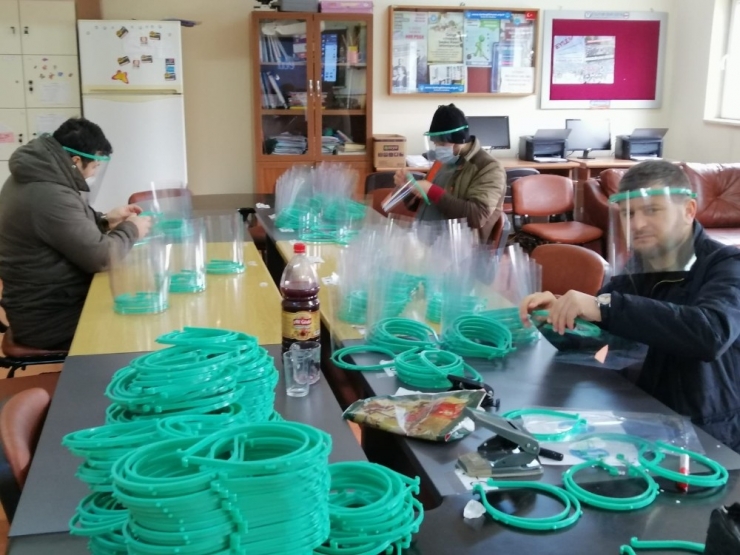 Gümüşova’da Tüm Kurumlara Dağıttılar