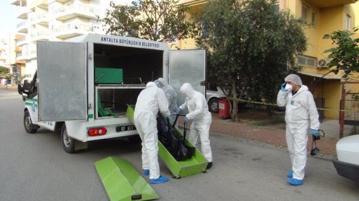 Korona Testinden Kaçtı, Arkadaşının Evinde Ölü Bulundu