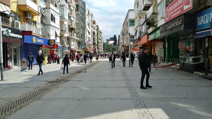 İzmir’de İşlek Caddeye İlginç Önlem