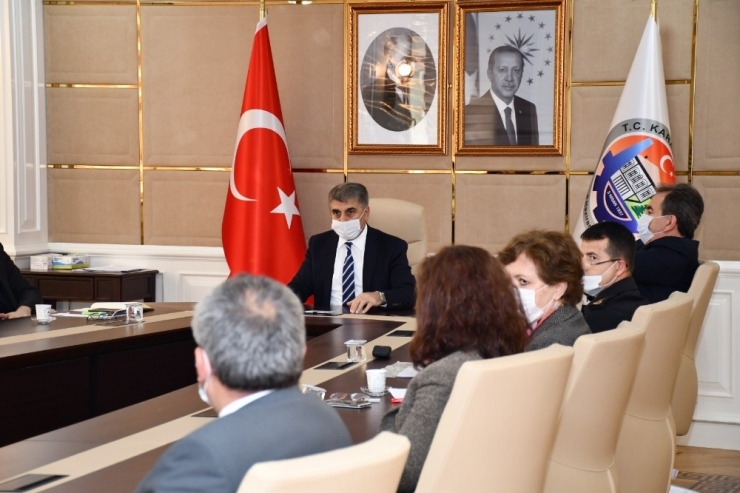 Vali Gürel Toplantılarına ‘Sosyal Mesafe’ Çerçevesinde Devam Ediyor