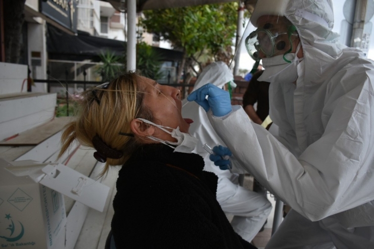 Sokakta Korona Virüsü Testi Şaşırttı