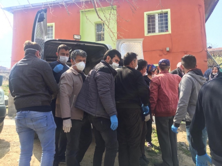 Yaşlı Çift Sobadan Zehirlenerek Hayatını Kaybetti