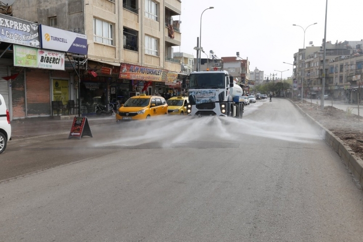 Dezenfekte Çalışmaları Sürüyor