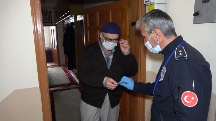 Kırıkkale’de 5 Emekli Kampanyaya Maaşını Bağışladı