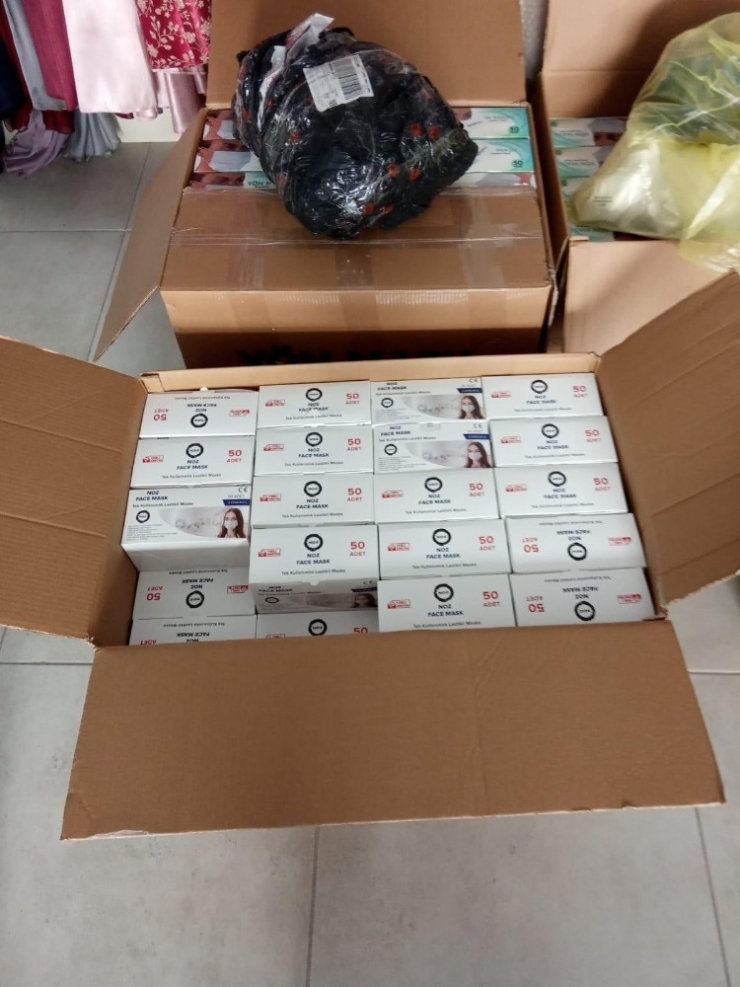 Kocaeli’de Kaçak Üretilen 5 Bin Adet Maske Ele Geçirildi