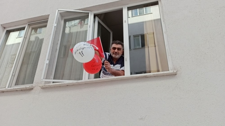 Karantina Yurdunda Balonlar Koronadan Kurtulmak İçin Uçuruldu
