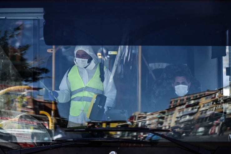 İstanbul’da Toplu Taşıma Araçlarında Dezenfekte Çalışmaları Devam Ediyor