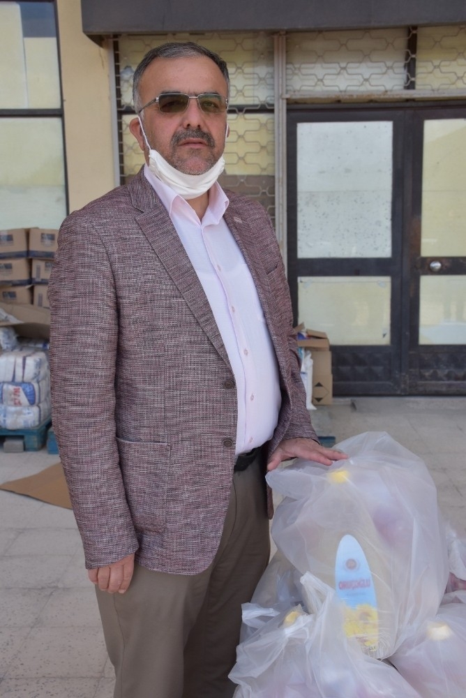 Kepenk Kapatan Esnafa Gıda Yardımı