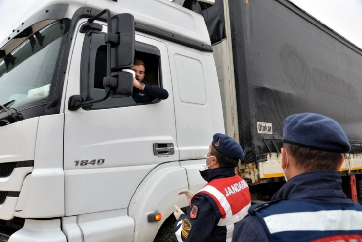 Jandarma Ara Yolları Da Tuttu