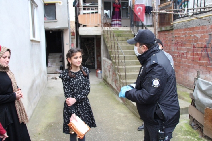 Kumbarasında Biriktirdiği Parayı Kampanyaya Bağışladı