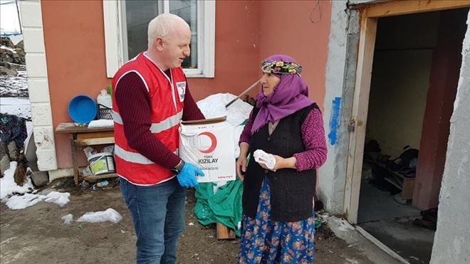 Çıldır Kızılay’dan Esnafa Ücretsiz Maske