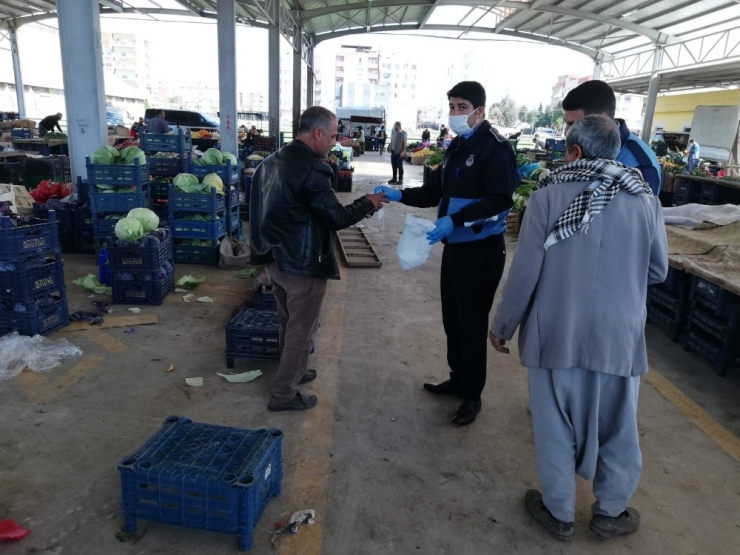 Viranşehir Semt Pazarında Ücretsiz Maske Dağıtıldı