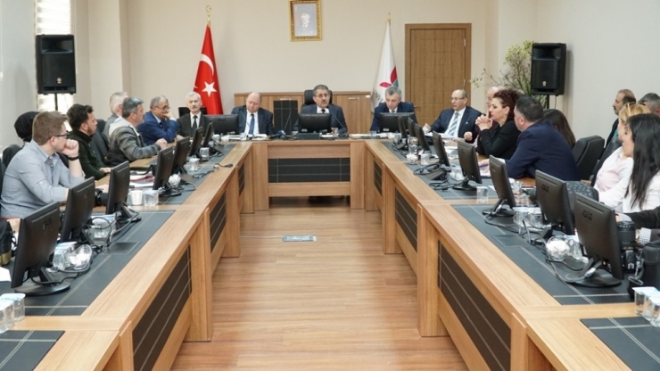 Yalova Üniversitesi’nden "Biz Bize Yeteriz" Kampanyasına 60 Bin Tl Destek