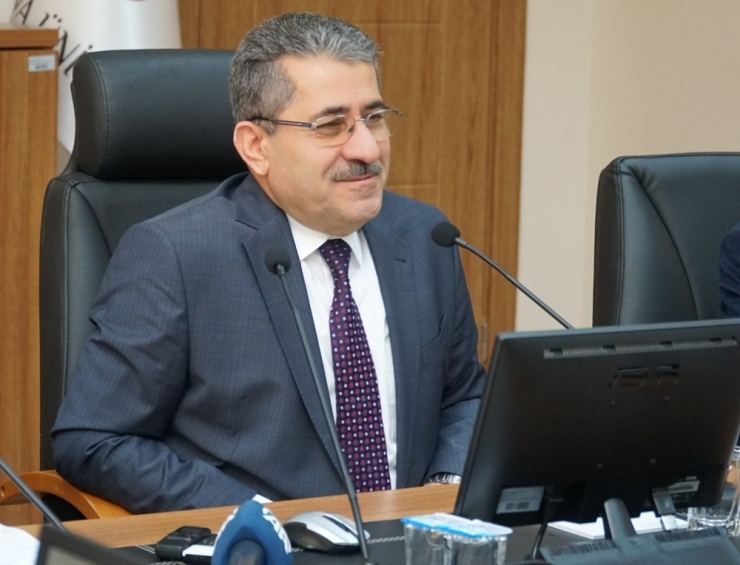 Yalova Üniversitesi’nden "Biz Bize Yeteriz" Kampanyasına 60 Bin Tl Destek