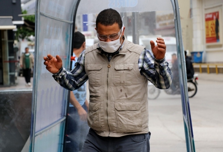 Adana’da Korona Virüs Salgınına Karşı Dezenfeksiyon Tüneli