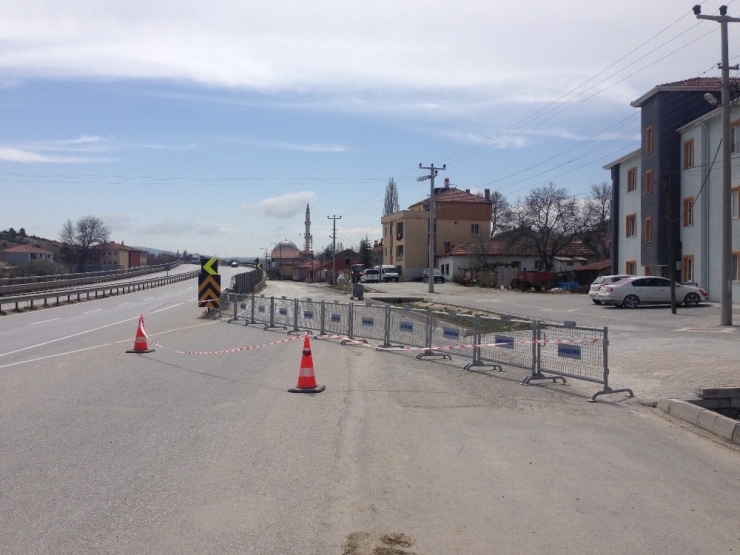 Bozüyük’ün Akpınar Mahallesine Giriş Çıkışlar Kapatıldı