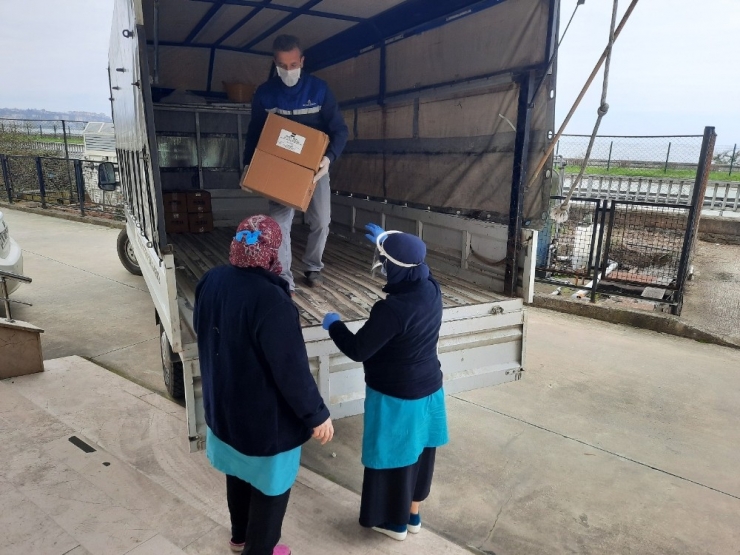 Ardeşen Vakfı’ndan 100 Bin Tl’lik Yardım