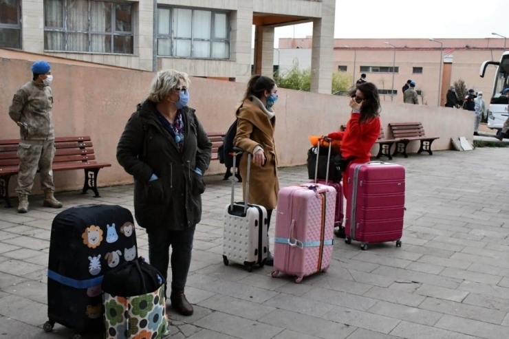 Avrupa’dan Gelen 70 Kişi Yurtlara Yerleştirildi