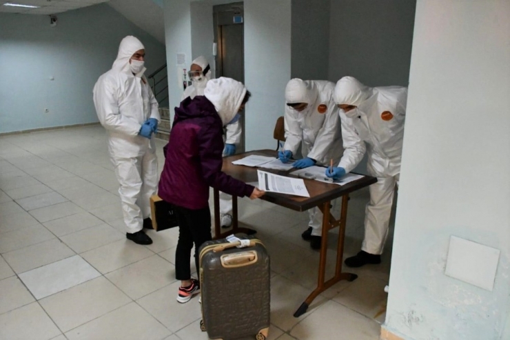 Avrupa’dan Gelen 70 Kişi Yurtlara Yerleştirildi