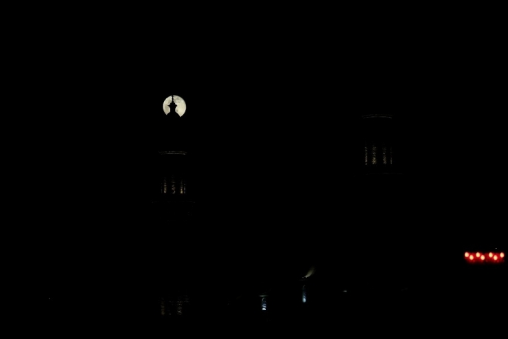 Bursa’da ‘Süper Ay’ Kartpostallık Görüntüler Oluşturdu