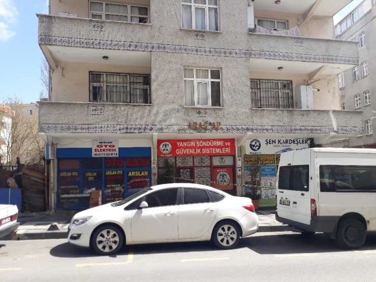 Bağcılar’da Karantina Binasındaki Genç Yaşadıklarını Anlattı