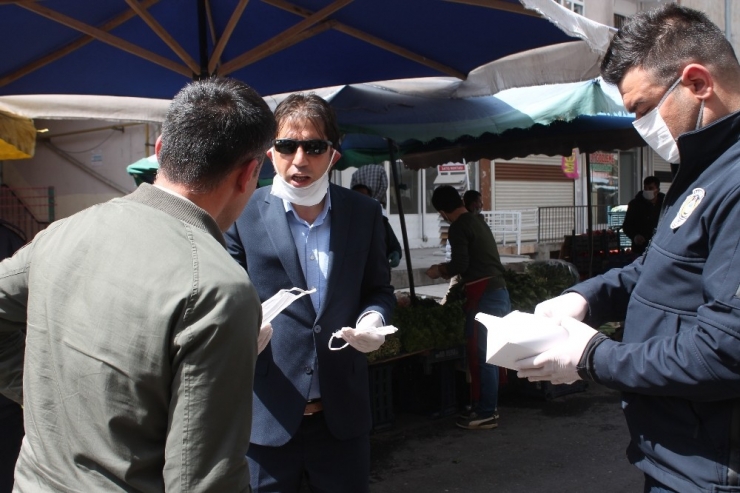 Bağlar Belediyesinden Vatandaşlara Ücretsiz Maske