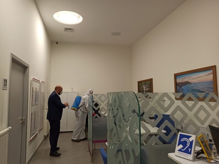 Banka Şubeleri Ve Atm’ler Dezenfekte Ediliyor