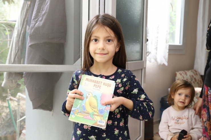 Menderes’te Evlere Kitap Servisi