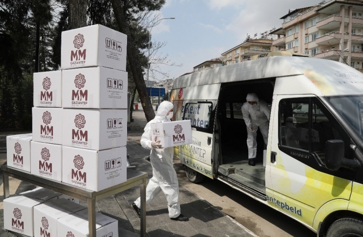 Gaziantep’te Sağlı Personeline Tatlı Dopingi