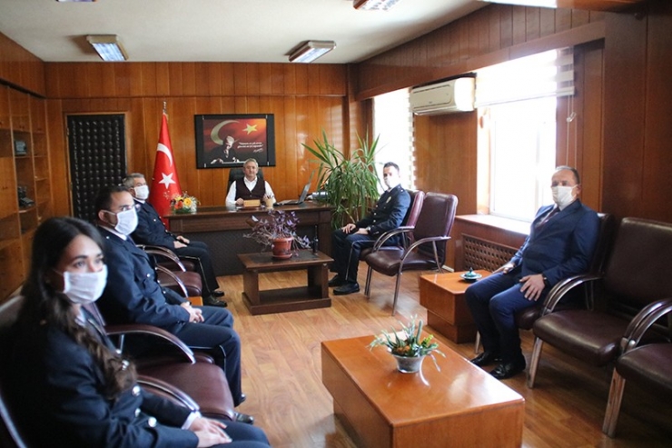 "Polisimiz Gece Gündüz Demeden Fedakarca Çalışıyor"