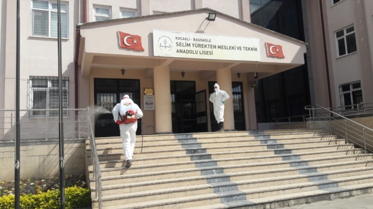 Başiskele’de İlaçlama Çalışmaları Aralıksız Sürüyor