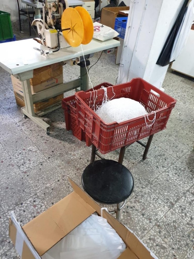 Küçükçekmece Ve Eyüpsultan’da Kaçak Maske Operasyonu: 73 Bin Maske Ele Geçirildi