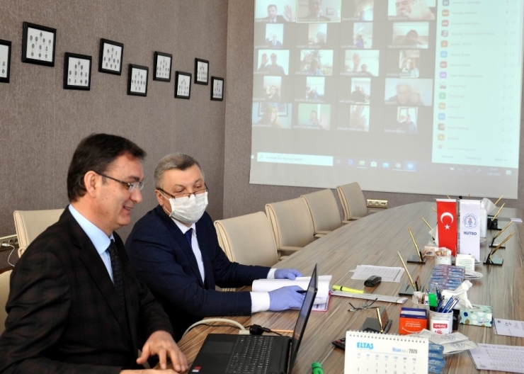 Nafi Güral: "Gelecekle İlgili Karamsarlığa Ve Umutsuzluğa Düşmemeliyiz"