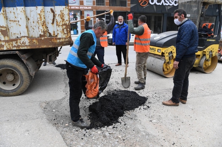 Muş Belediyesi Korona Virüsle Mücadele Ederken Asli Görevlerini De Aksatmıyor