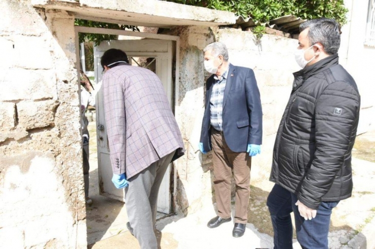 Nazilli Belediyesi’nden İhtiyaç Sahiplerine Gıda Desteği