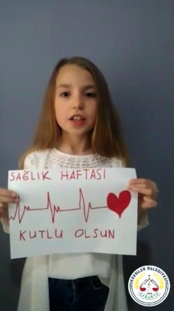 Minik Öğrenciler Sağlıkçı Abla Ve Abilerinin Haftalarını Hazırladıkları Videoyla Kutladı