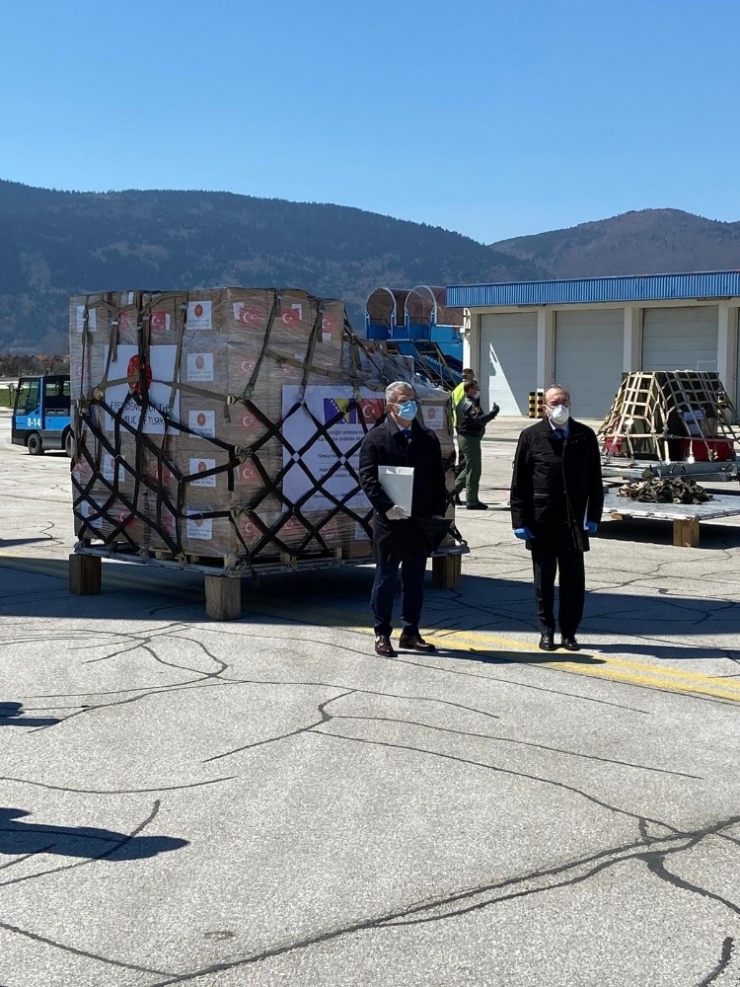 Türkiye’nin Gönderdiği Tıbbi Yardım Malzemeleri Bosna Hersek’e Ulaştı
