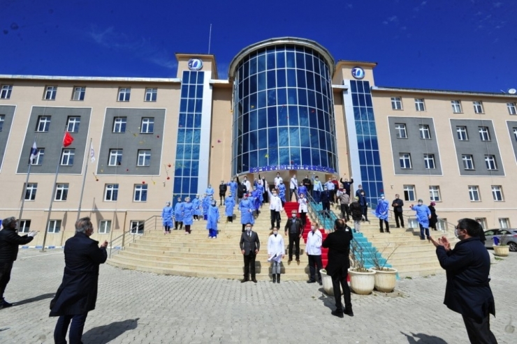 Sağlık Çalışanları İçin Duygulandıran Etkinlik