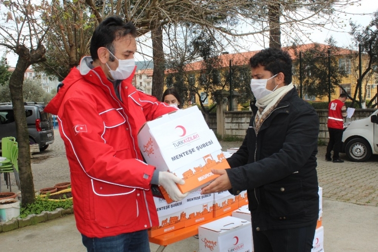 Zor Durumdaki Yabancı Uyruklu Öğrencilere Gıda Yardımı