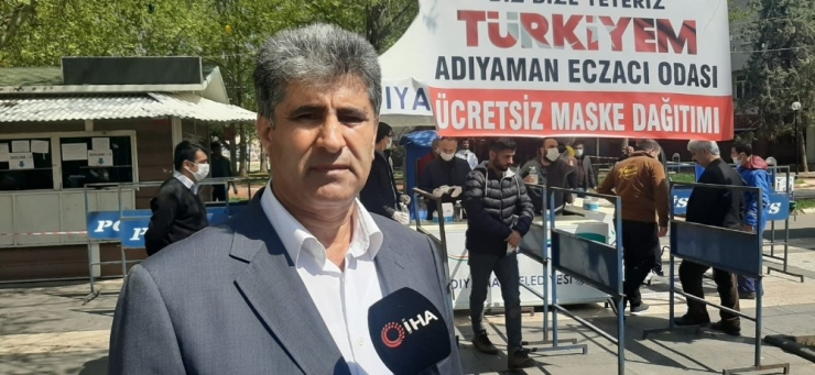 Eczanelerdeki Maskeler Ücretsiz Dağıtılıyor