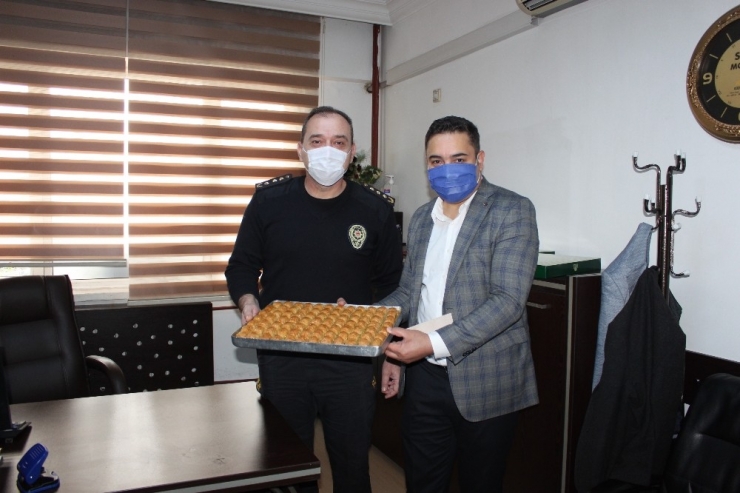 Emniyet Teşkilatına "Tatlı" Kutlama